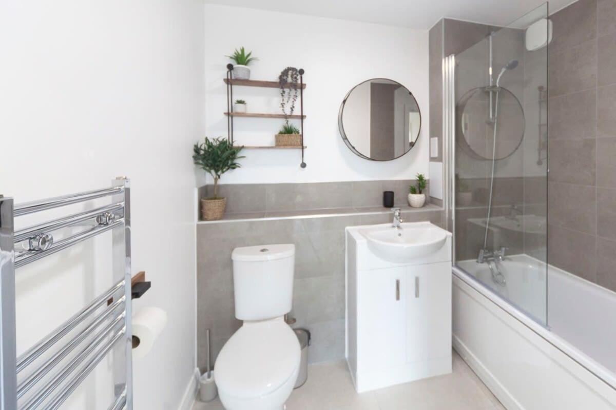 Contemporary 1 Bedroom Apartment In Ashford Ashford  Luaran gambar