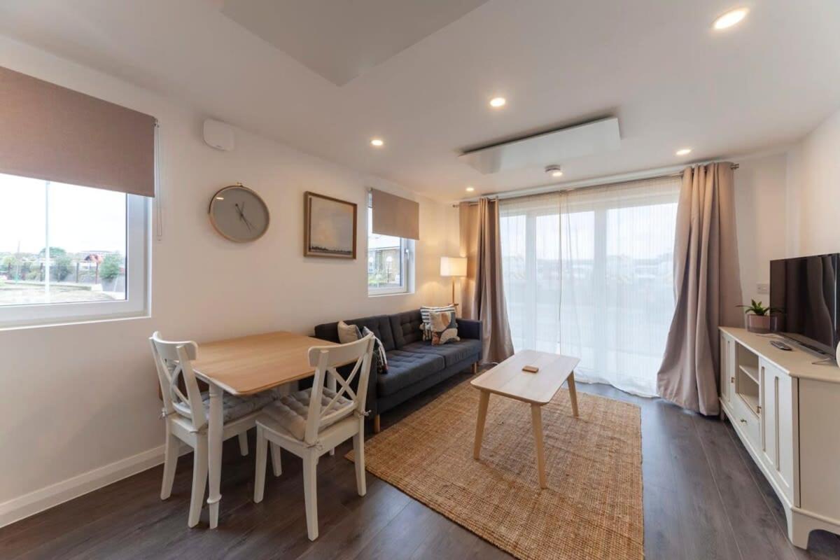 Contemporary 1 Bedroom Apartment In Ashford Ashford  Luaran gambar