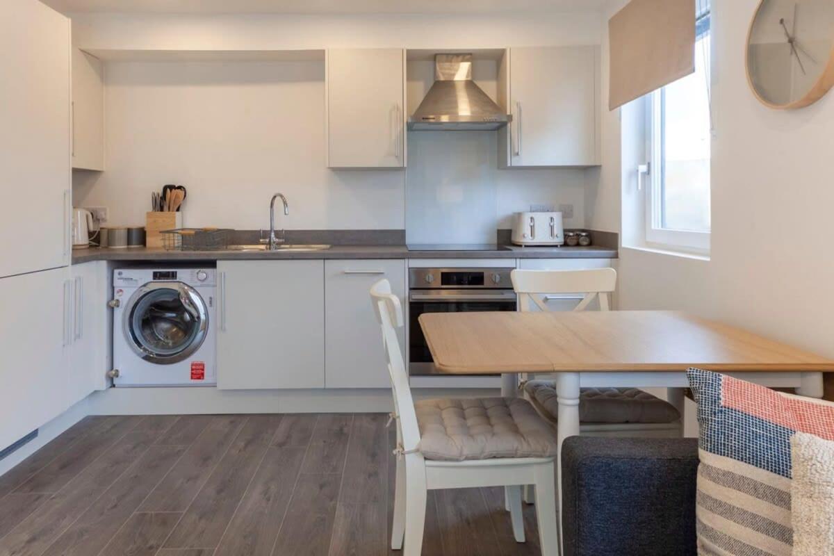 Contemporary 1 Bedroom Apartment In Ashford Ashford  Luaran gambar